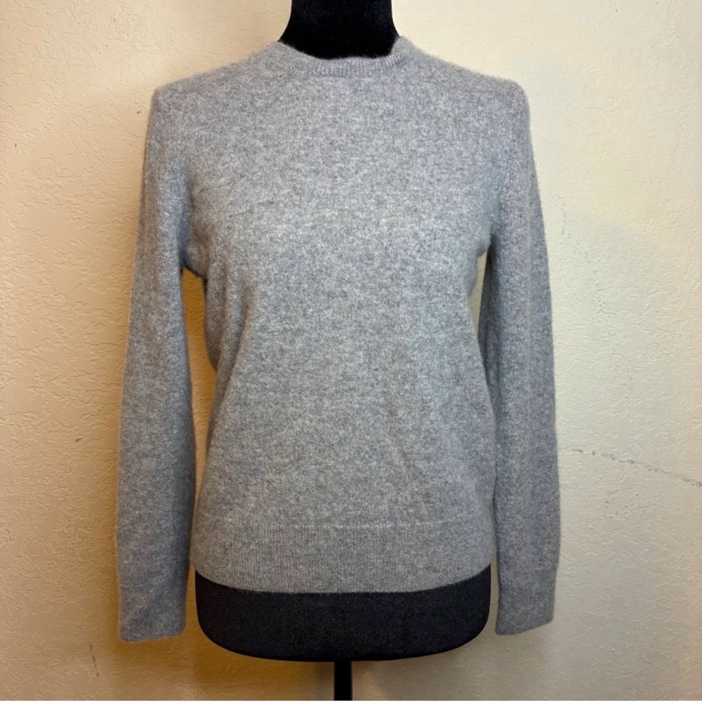 Quince Womens 100% Cashmere Crew Neck Sweater Heather Gray Luxury Medium Cozy - Picture 2 of 12